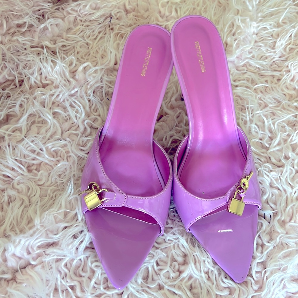 Pink patent leather pump